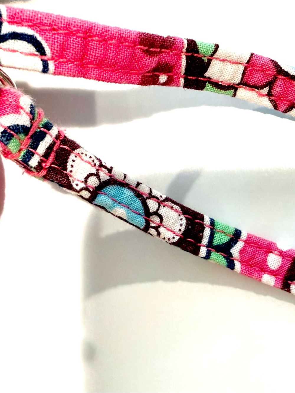 Vera Bradley Pink Quilted Wristlet with Floral Medallion Print NWOT - Picture 6 of 8